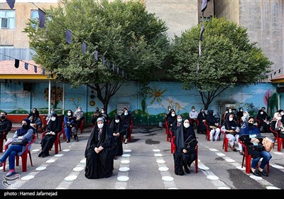 حضور دانش آموزان در آغاز سال تحصیلی جدید ۱۴۰۰-۱۳۹۹ با رعایت پروتکل های بهداشتی جهت جلوگیری از شیوع ویروس کرونا