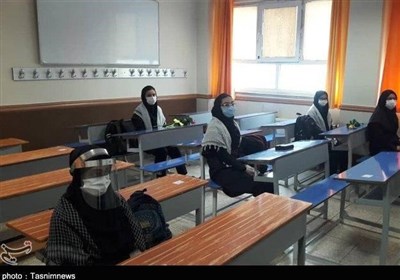 بازگشایی مدارس در استانها| شور و شوق دانشآموزان و والدین کردستانی از آموزشهای حضوری + فیلم