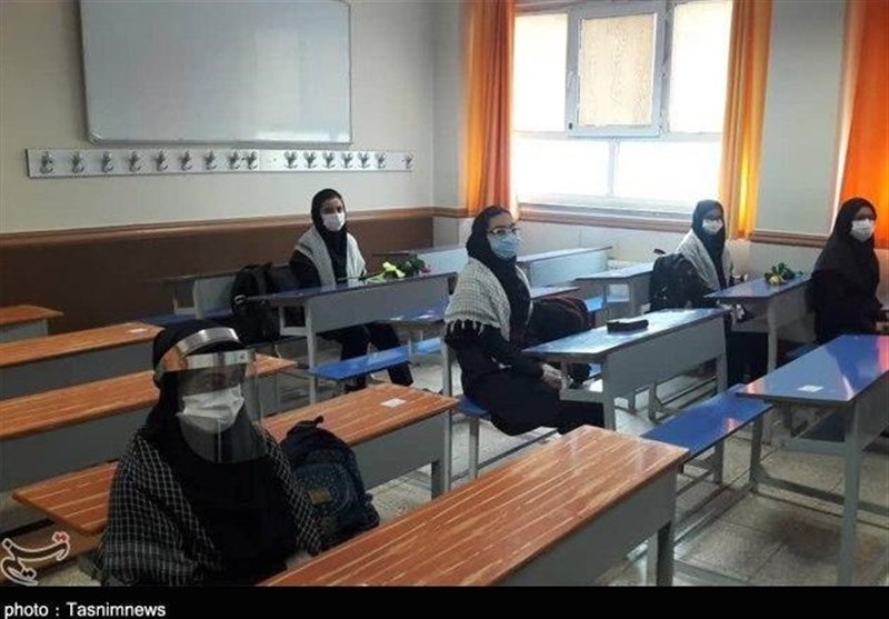 بازگشایی مدارس در استان‌ها| شور و شوق دانش‌آموزان و والدین کردستانی از آموزش‌های حضوری + فیلم