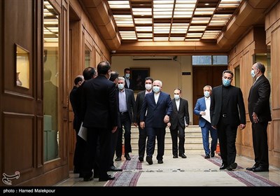 محمدجواد ظریف وزیر امور خارجه قبل از دیدار با ایگنازیو کاسیس وزیر امور خارجه سوئیس