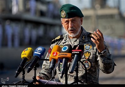  دریادار سیاری: استقامت ملت ایران علت شکست توطئه‌های دشمن است 