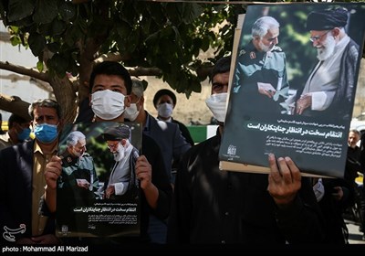 Iranians Slam French Magazine’s Reprinting of Offensive Cartoons