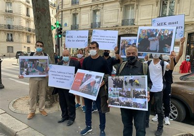  جداشدگان از منافقین مقابل سفارت آلبانی در پاریس تجمع اعتراضی برگزار کردند 