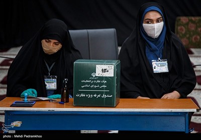 Iranians Vote in Runoff Parliamentary Election