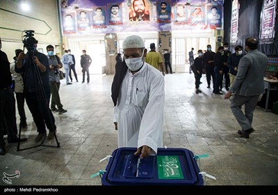 Iranians Vote in Runoff Parliamentary Election