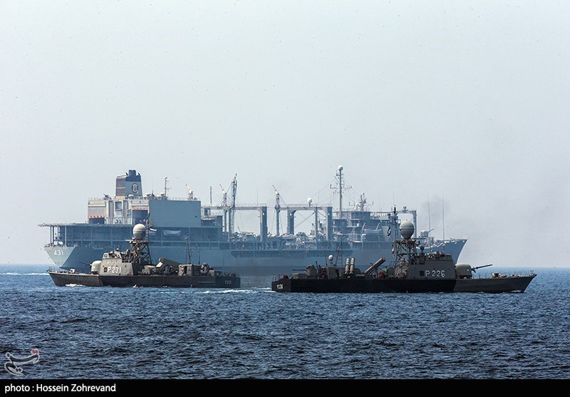 Iranian Army Wraps Up War Game in Southern Waters