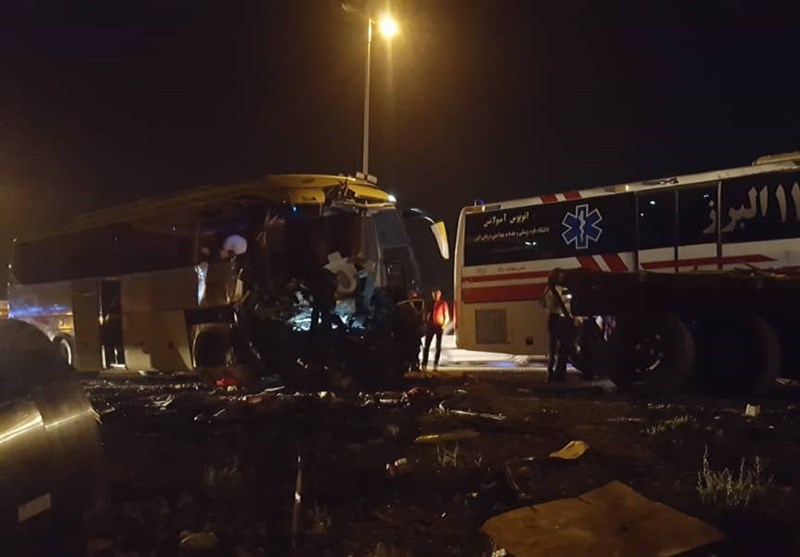 تصادف اتوبوس و تریلی در آزادراه کرج-قزوین 11 کشته و زخمی برجای گذاشت