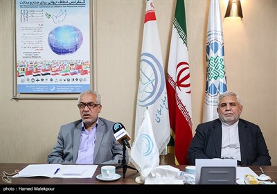 محسن پاک آیین دبیر کنفرانس ائتلاف جهانی برای صلح و عدالت و داوود عامری دبیرکل مجمع جهانی صلح اسلامی