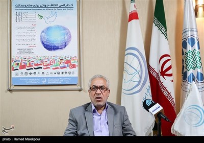 داوود عامری دبیرکل مجمع جهانی صلح اسلامی در نشست خبری کنفرانس ائتلاف جهانی برای صلح و عدالت