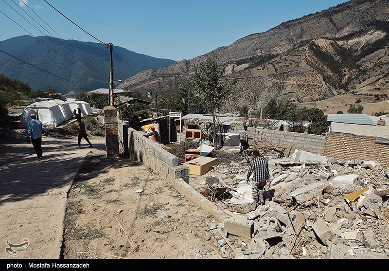 تخریب 135 واحد مسکونی در اثر زلزله مراوه تپه/بازسازی خانه‌ها از امروز آغاز می‌شود