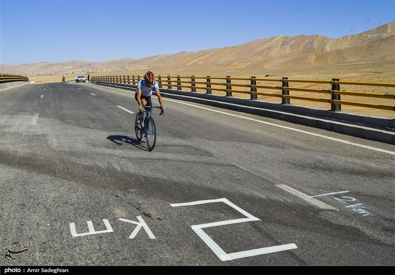 مسابقات دوچرخه‌سواری کورسی به‌مناسبت هفته دفاع‌مقدس در شیراز‌+ تصاویر