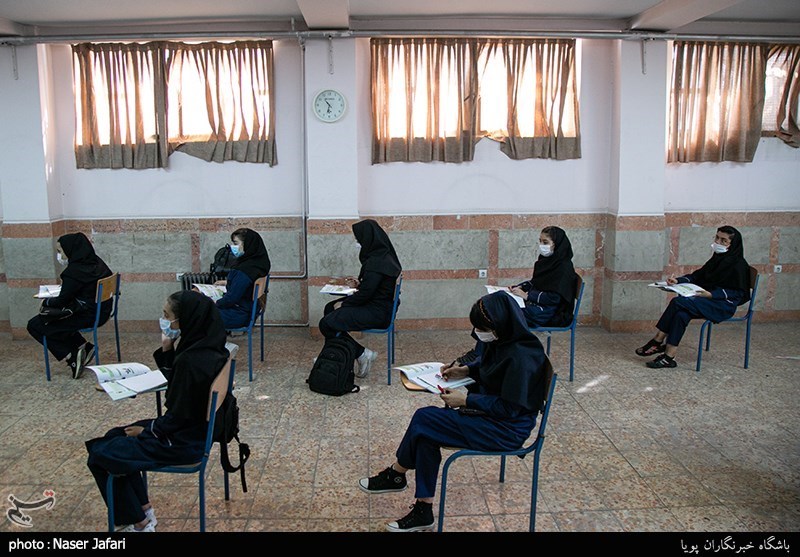 آموزش و پرورش آذربایجان‌غربی ملزومات پیشگیرانه کرونا در ایام امتحانات را فراهم کند