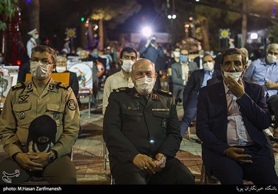 سردار سرلشگر یحیی رحیم صفوی در مراسم رونمایی از تقریظ رهبر انقلاب برای کتاب (مربع‌های قرمز)