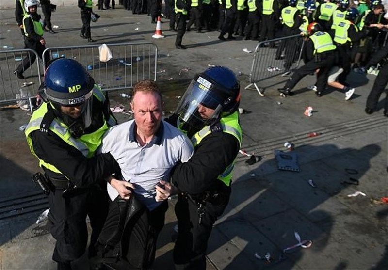 درگیری پلیس انگلیس با معترضان به اعمال محدودیت‌های کرونایی