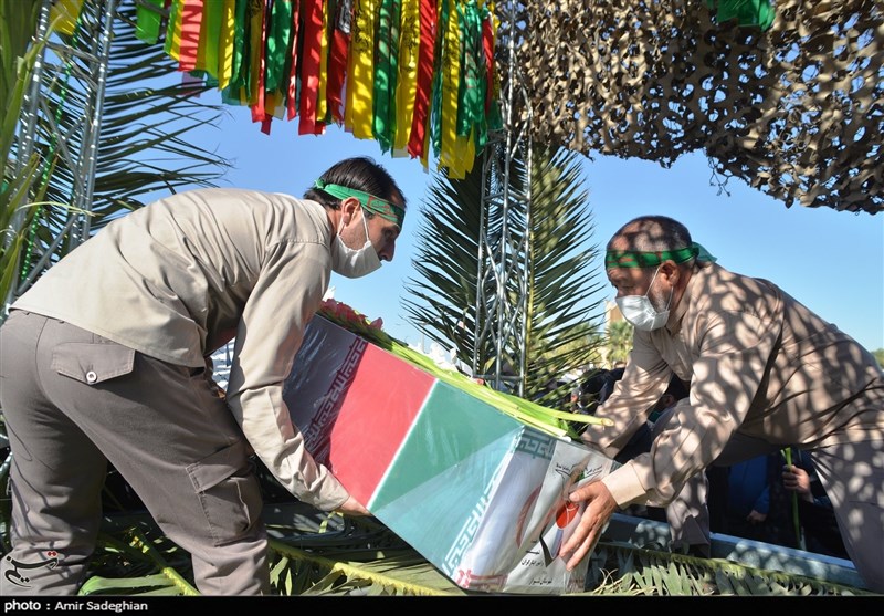 آیین استقبال و تشییع شهدای دفاع مقدس در شیراز به روایت تصویر