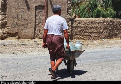 روایت تسنیم از بحران آب در شرق سیستان و بلوچستان / 30 هزار نفر در حومه شهر سراوان جیرهبندی آب دارند + فیلم
