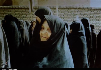 سمنان| وقتی زنان برای دفاع از کشور «مردانه» میایستند؛ تصاویر منتشرنشده از نقشآفرینی بانوان در دوران هشت سال دفاع مقدس