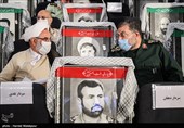 سردار غلامرضا سلیمانی فرمانده سازمان بسیج مستضعفین و حجت‌الاسلام عبدالله حاج‌صادقی نماینده ولی فقیه در سپاه در آیین تجلیل و تکریم سراسری یک میلیون پیشکسوت دفاع مقدس و مقاومت