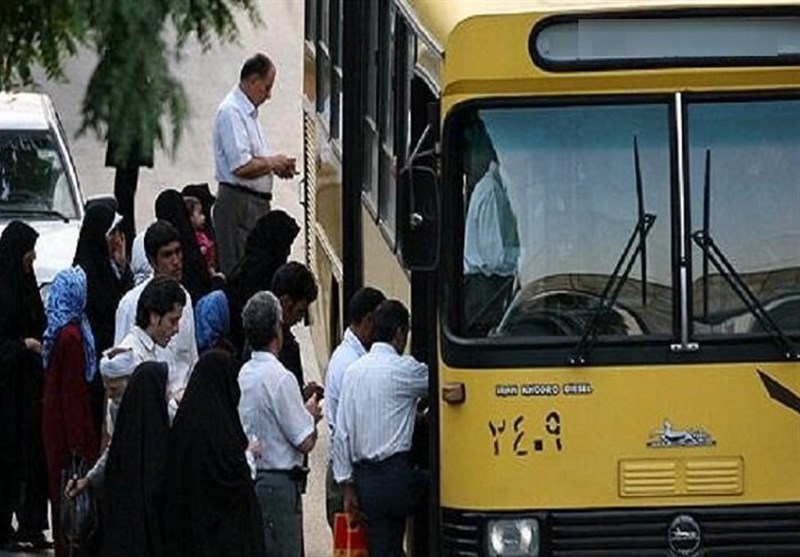 پرسه‌زدن کرونا در اتوبوس‌های شلوغ شهر بیرجند/ مسئولان: ناوگان اتوبوسرانی افزایش می‌یابد