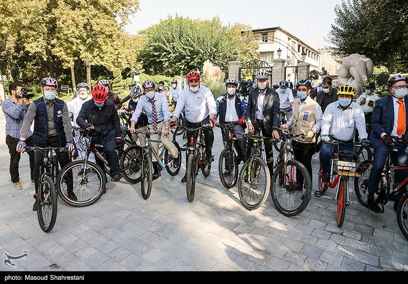 واکنش عضو شورای شهر تهران به پروژه مسیر دوچرخه سواری حاشیه بزرگراه دوران