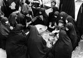 چله عزت|زنان امدادگر اولین گروه داوطلب برای حضور در دفاع مقدس بودند