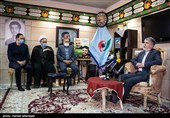 دیدار وزیر ارشاد با خانواده شهیدان حاج حسن تهرانی مقدم پدر موشکی ایران و علی تهرانی مقدم 