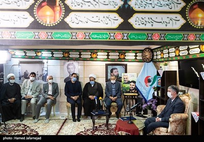 دیدار وزیر ارشاد با خانواده شهیدان حاج حسن تهرانی مقدم پدر موشکی ایران و علی تهرانی مقدم 