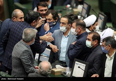 اعتراض نمایندگان به حضور علیرضا رزم حسینی وزیر پیشنهادی صمت در جلسه علنی مجلس شورای اسلامی 