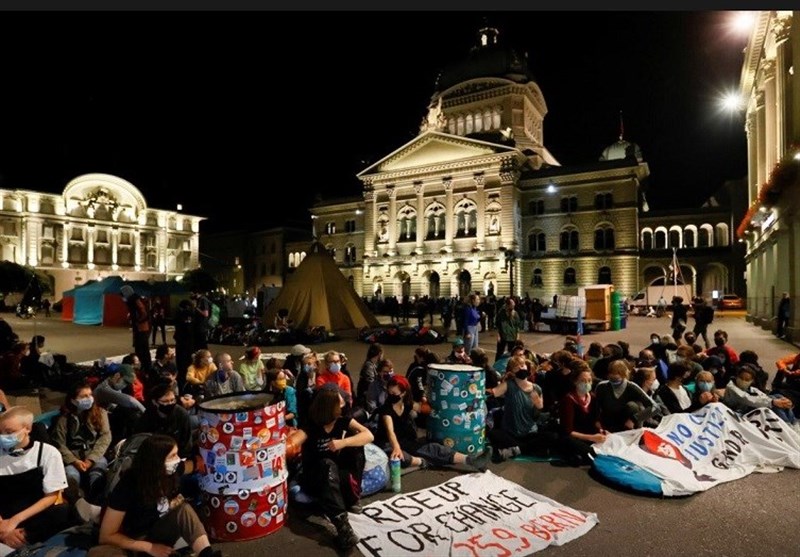 Police Clear Climate Protesters Camped outside Swiss Parliament