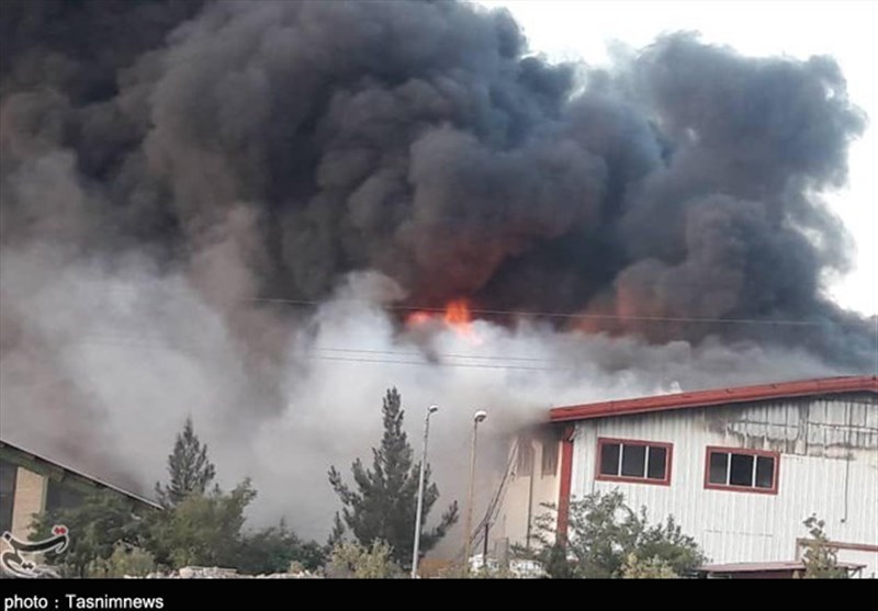 آتش‌سوزی گسترده در شهرک صباحی آران و بیدگل
