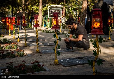 آئین عطر افشانی و گلباران گلزار مطهر شهدا