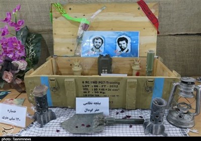 مقدس،دفاع،انجمن،نمايشگاه،انقلاب،عكاسان،همت،فرهنگسراي،بنيادفر ...