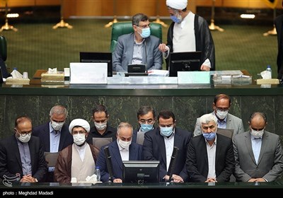 مراسم تحلیف 10 منتخب جدید مجلس یازدهم که در انتخابات مرحله دوم به مجلس شورای اسلامی راه یافتند