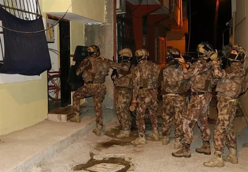 دستگیری 25 خارجی مظنون به عضویت در گروه داعش در آنکارا