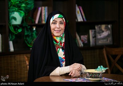 فاطمه محمدی مجری برنامه ایران بانو