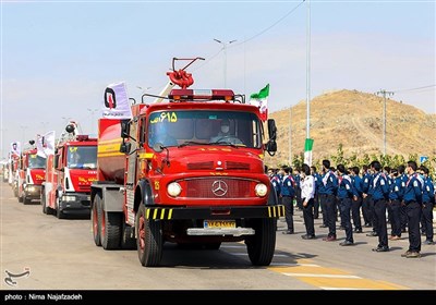 رژه عملیاتی نیروهای آتش نشانی مشهد