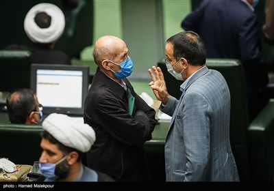 جواد کریمی قدوسی و بیژن نوباوه در جلسه علنی مجلس شورای اسلامی