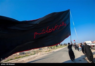 Thousands of Iraqis Start Great Arbaeen March despite Coronavirus Restrictions