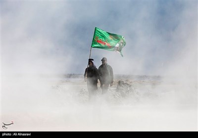 Thousands of Iraqis Start Great Arbaeen March despite Coronavirus Restrictions