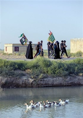 هزاران عراقی علیرغم محدودیت های ویروس کرونا ، راهپیمایی بزرگ اربعین را آغاز می کنند