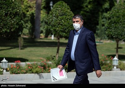  محمد اسلامی وزیر راه و شهرسازی در حاشیه جلسه هیئت دولت 