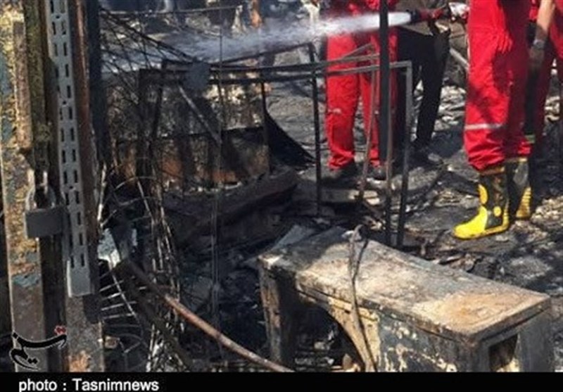 بسیج سازندگی استان بوشهر به حادثه دیدگان دیلمی کمک‌رسانی می‌کند