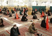 نماز ظهر شهادت حضرت رضا(ع) در حرم رضوی اقامه شد+تصاویر