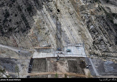 پروژه سد و نیروگاه آبی هراز در فاصله 24 كيلومتری جنوب شهرستان آمل
