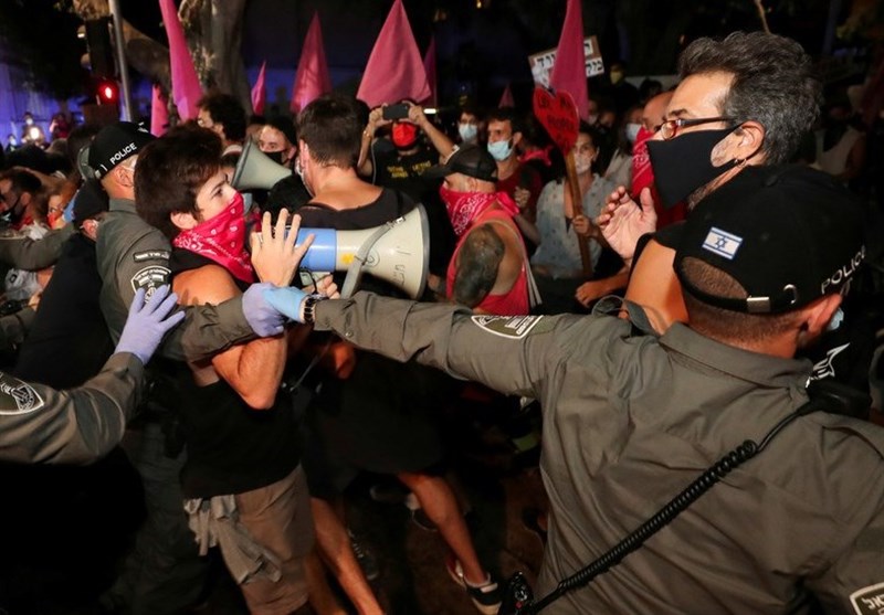 Clashes Erupt As Hundreds Vent Anger at Netanyahu in Tel Aviv (+Video)