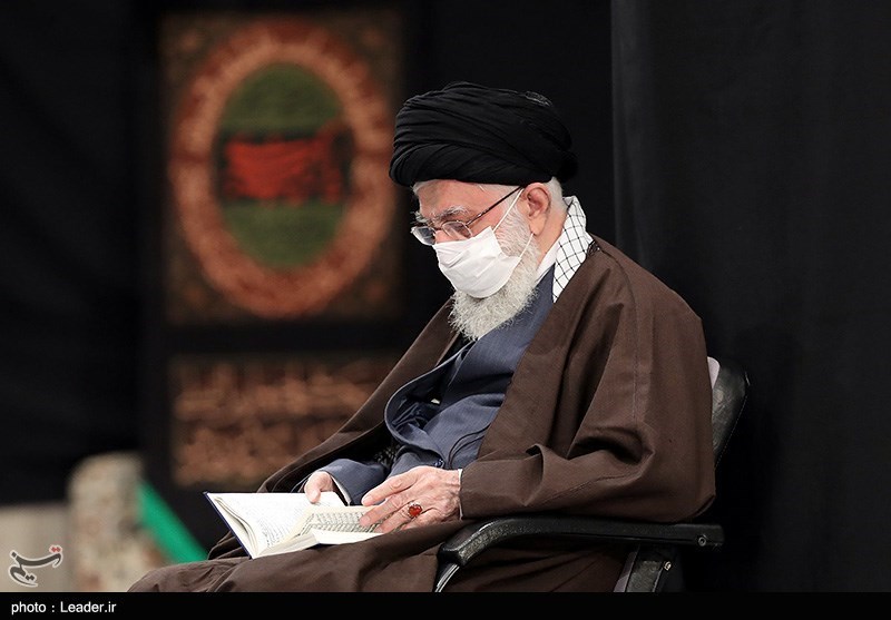 اقامة مراسم قراءة زیارة الأربعین الحسینی (ع) بحضور قائد الثورة الاسلامیة