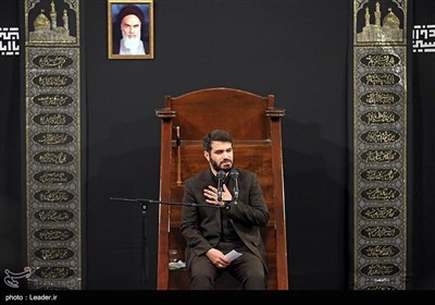 مراسم قرائت زیارت اربعین با حضور رهبر انقلاب در حسینیه امام خمینی (ره)