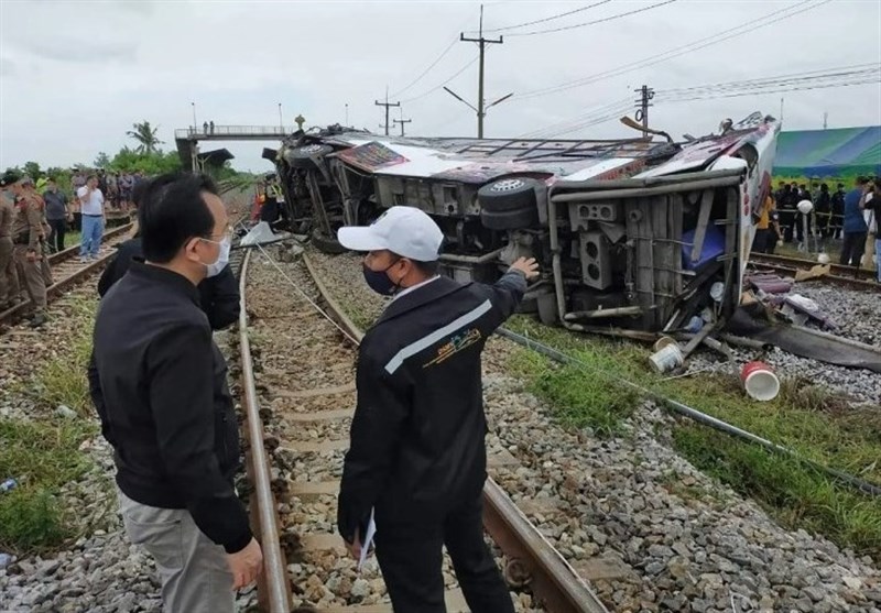 17 کشته در برخورد قطار با اتوبوس در تایلند