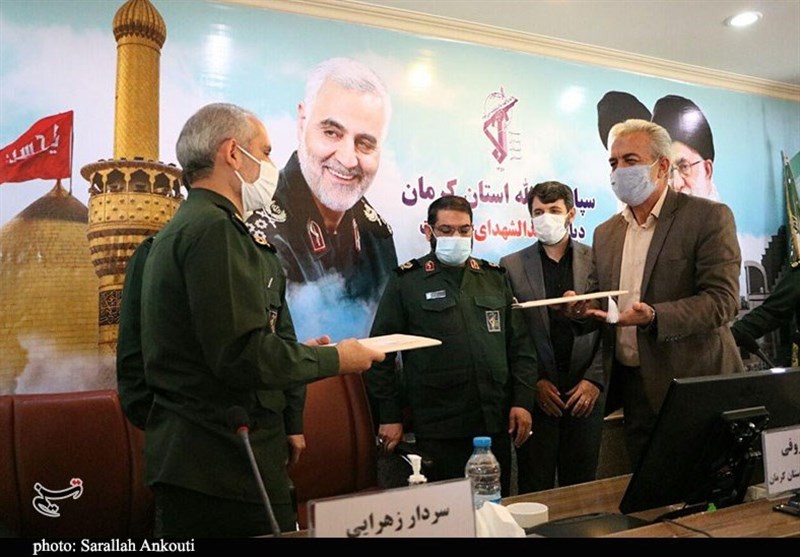سپاه پاسداران و کمیته امداد تفاهم نامه همکاری اشتغال محرومان استان کرمان را امضا کردند + تصویر