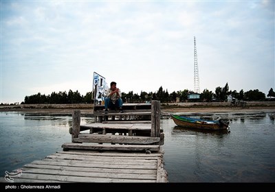 آشوراده تنها جزیرهٔ ایرانی دریای خزر است. این جزیره که در سده‌های گذشته در پی عملکرد و فعالیت گروه‌های انسانی با حفر کانال از توده اصلی خشکی خود ، شبه جزیره میانکاله جدا افتاده‌است. آشوراده در سال ۱۳۵۴ جز نخستین مناطق زیست کره جهان معرفی و ثبت شد.